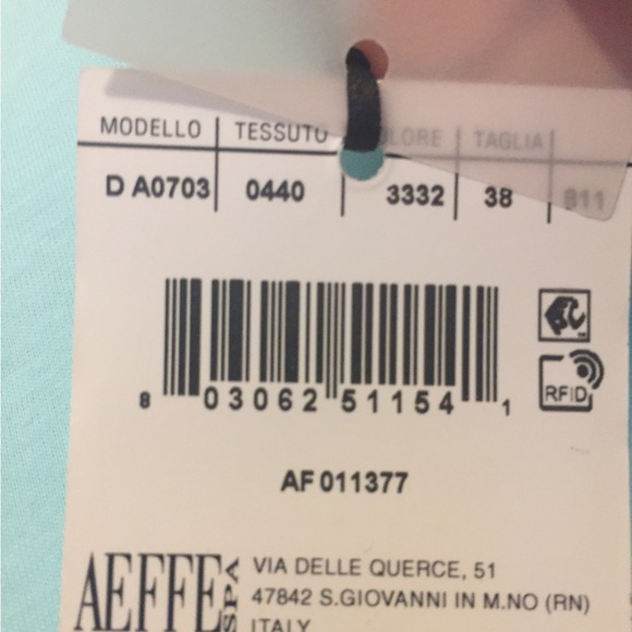 Moschino tshirt - Picture 3 of 4